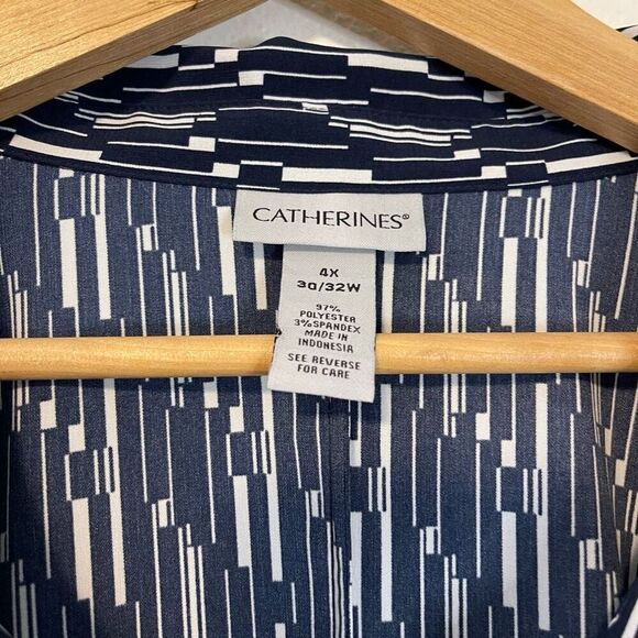 Catherine’s Printed Navy Button Down Blouse Size 4X - Picture 2 of 6